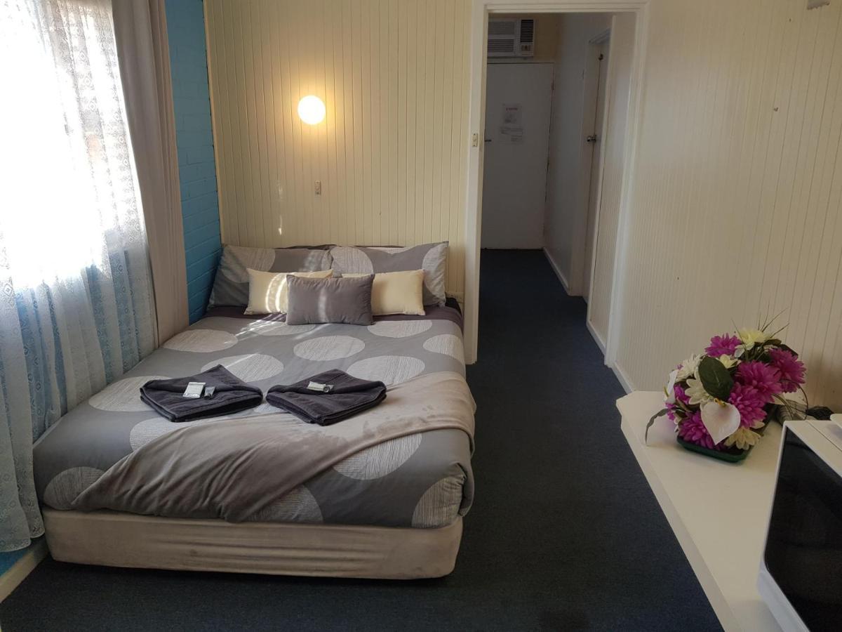 Whyalla Country Inn Motel Bagian luar foto