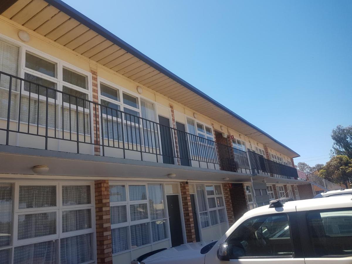 Whyalla Country Inn Motel Bagian luar foto