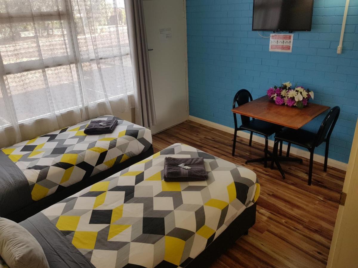 Whyalla Country Inn Motel Bagian luar foto