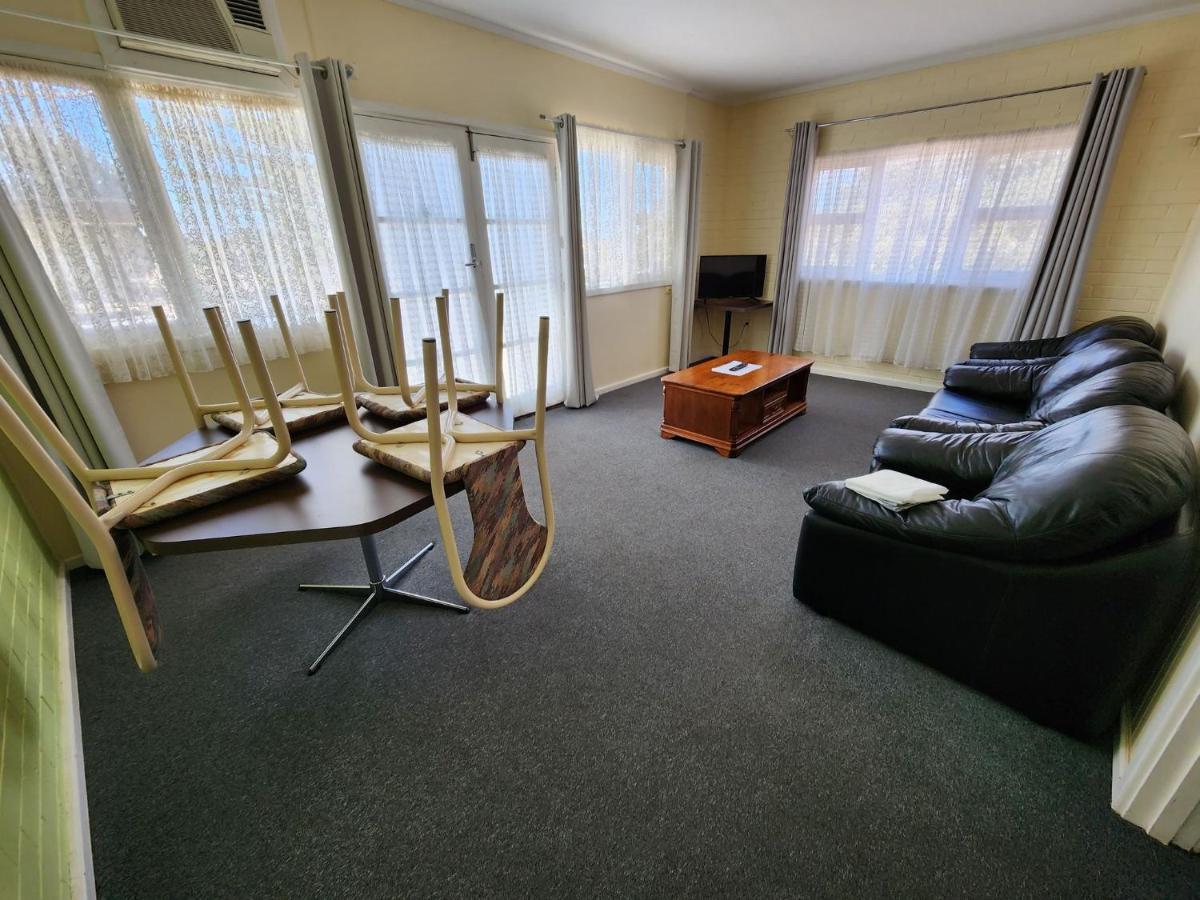 Whyalla Country Inn Motel Bagian luar foto